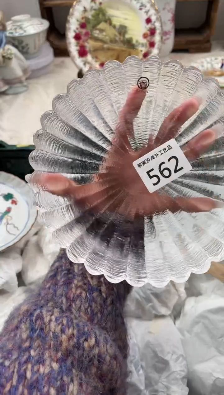 L**aA          562