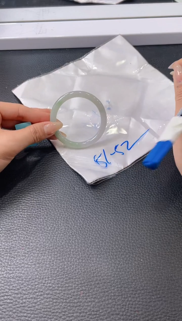 【闪购商品】翡翠手镯未镶嵌手镯