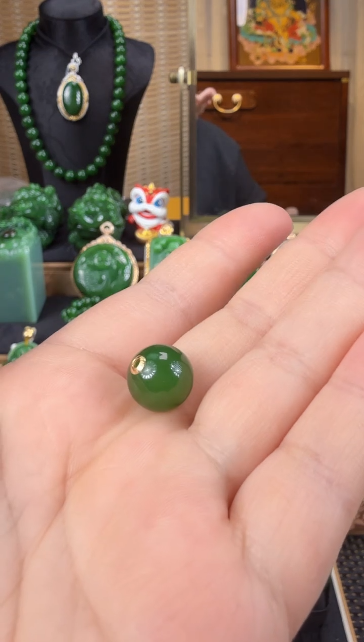 【闪购商品】和田玉（碧玉）颈饰18K金镶嵌 