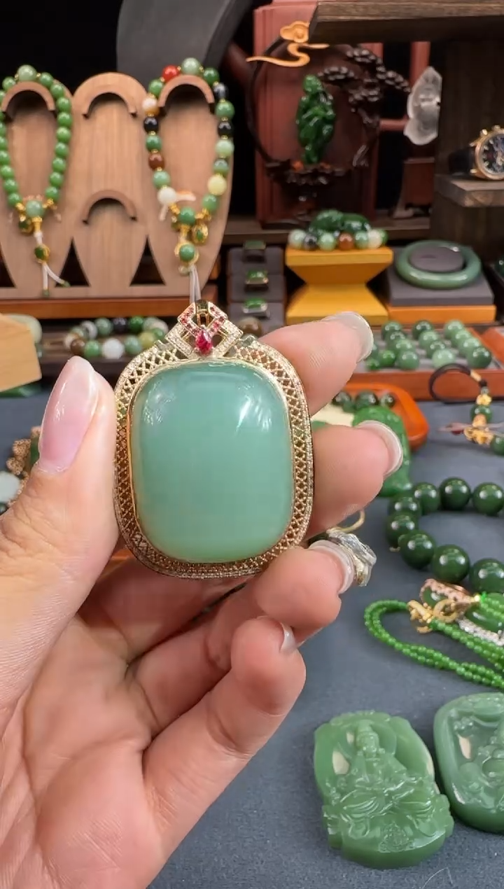 【闪购商品】和田玉吊坠18K金镶嵌1