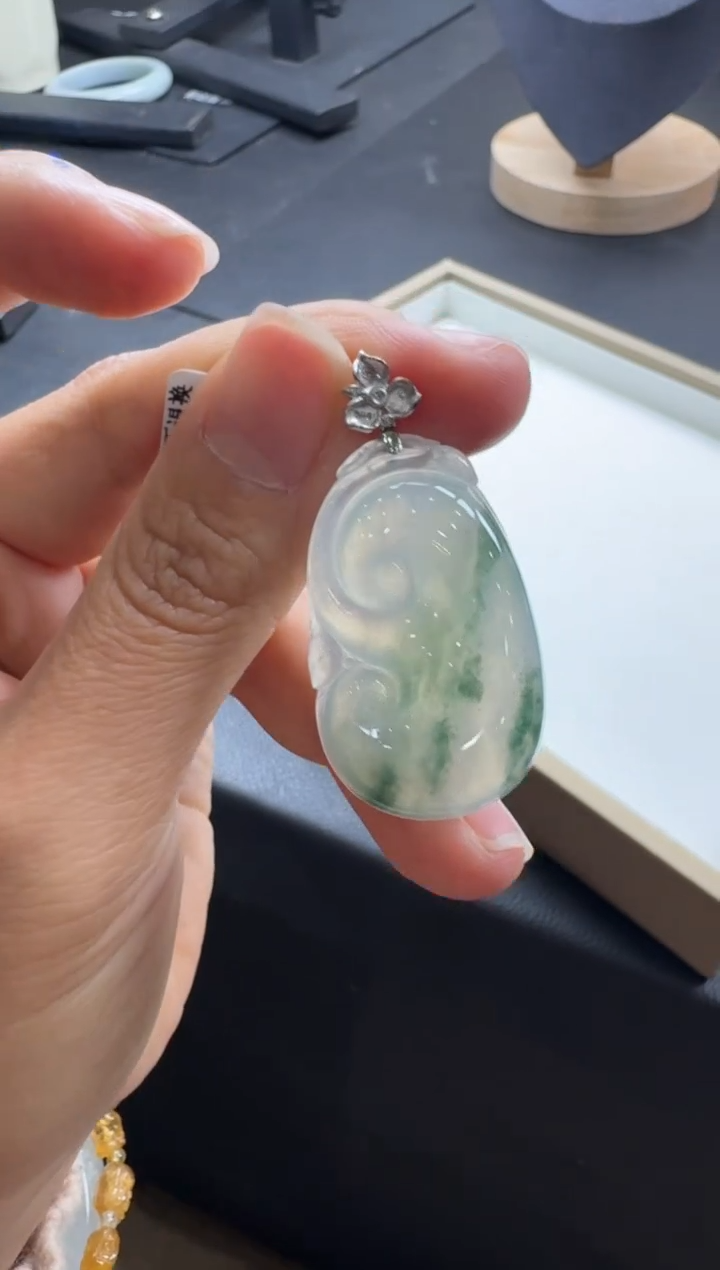 【闪购商品】翡翠颈饰18K金镶嵌YM1013-2如意