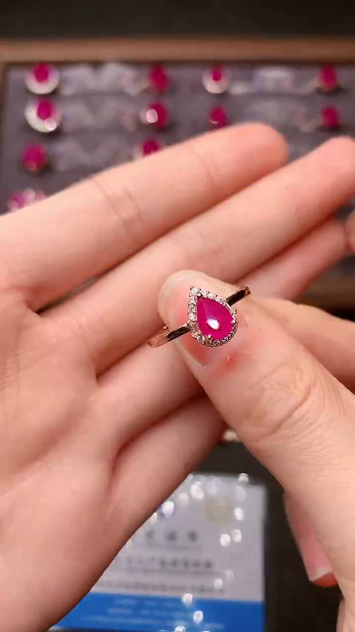 【闪购商品】红宝石戒指银S925镶嵌........