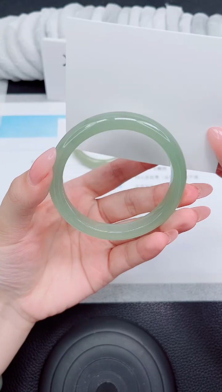 石英质玉手镯未镶嵌178-60.7