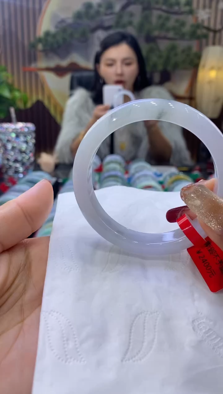 【闪购商品】翡翠手镯未镶嵌多人06487