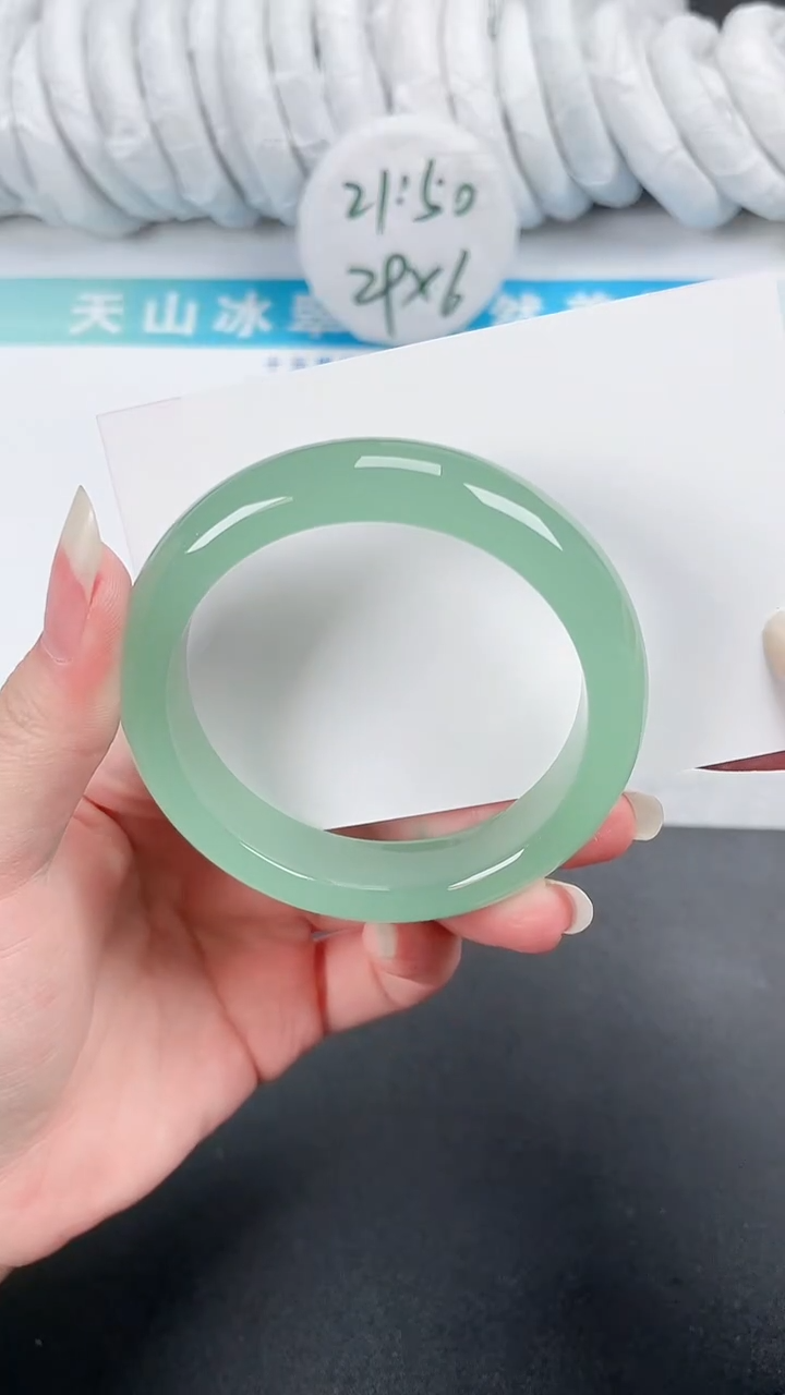 【闪购商品】石英质玉手镯未镶嵌218-56.5