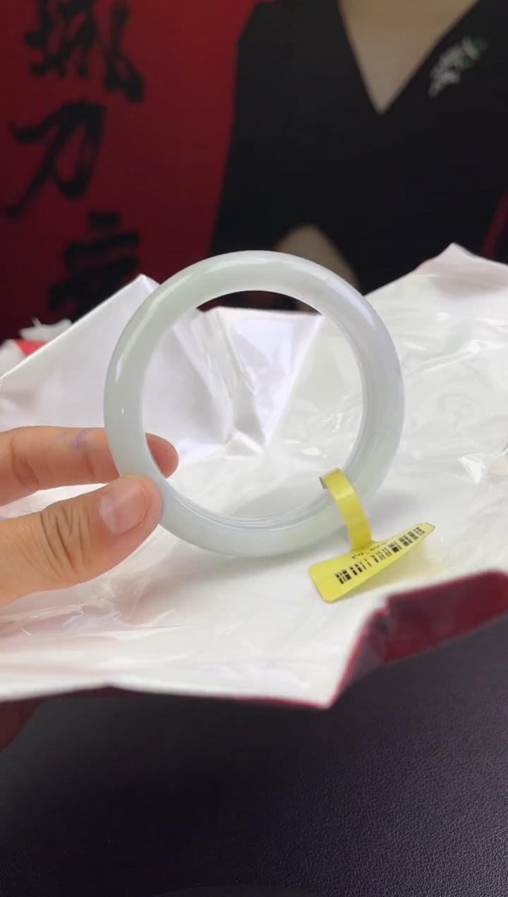 【闪购商品】翡翠手镯未镶嵌翡翠手镯1