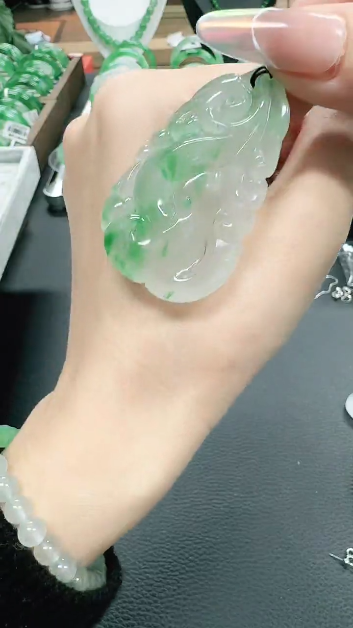 未镶嵌1石英质玉（非洲翠）/0735