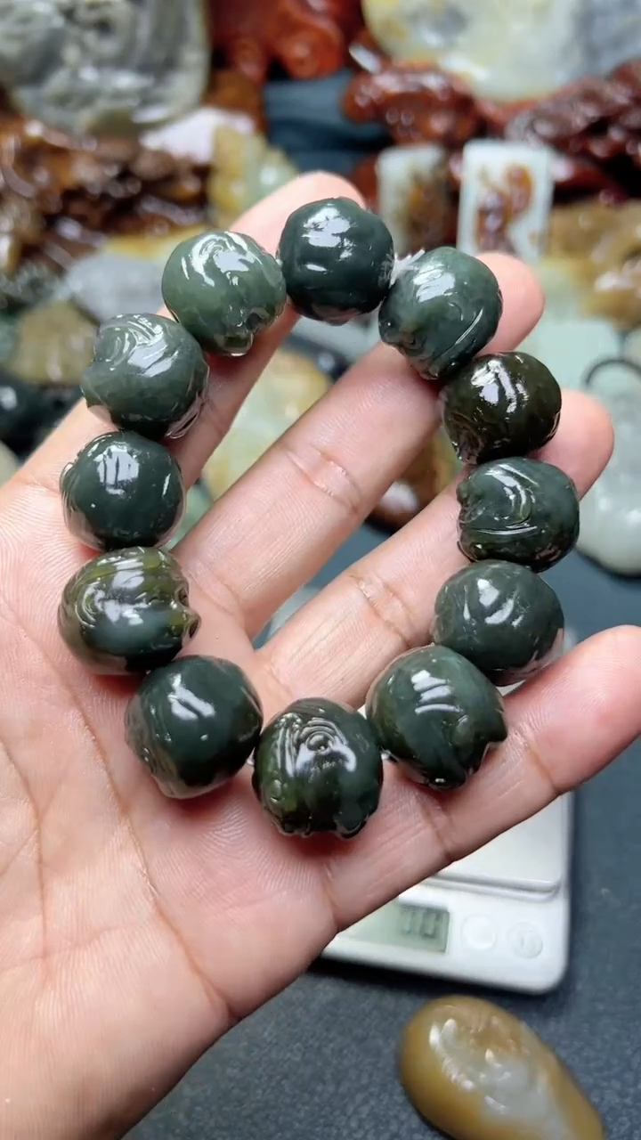 和田玉未镶嵌把件-