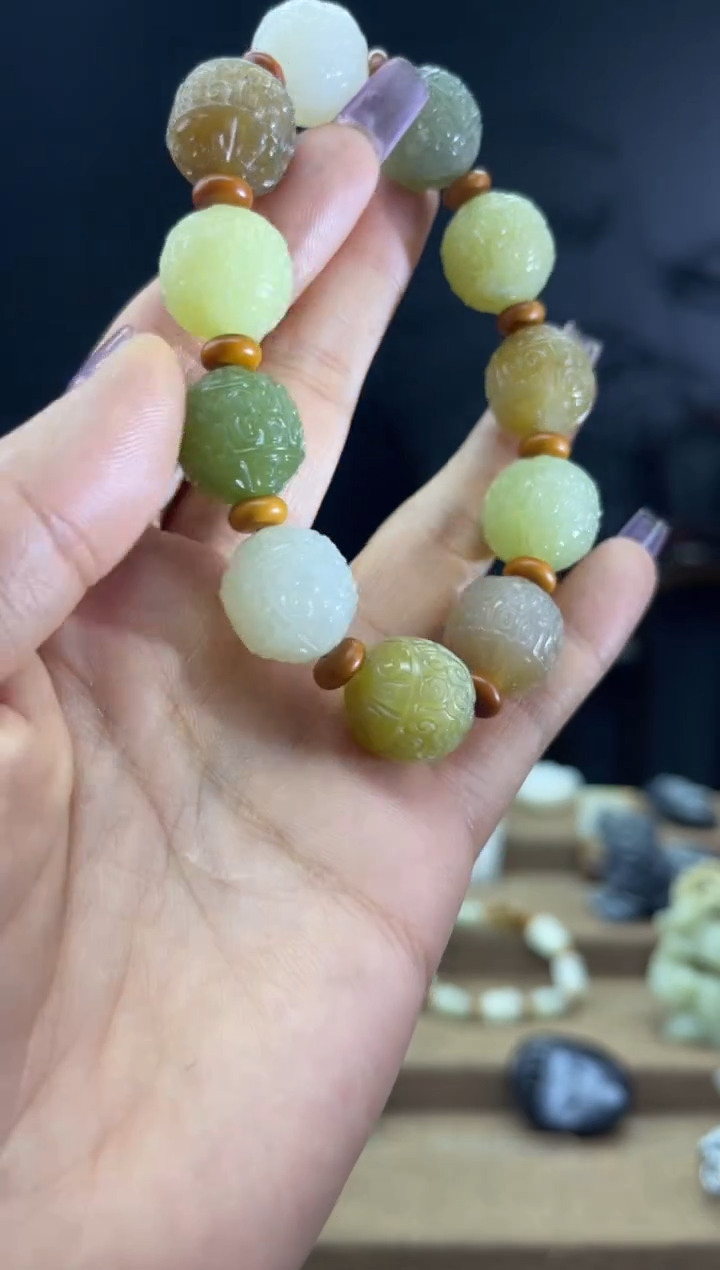 颈饰未镶嵌和田玉1