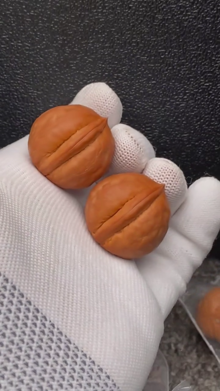 【闪购商品】文玩核桃把件小海豚