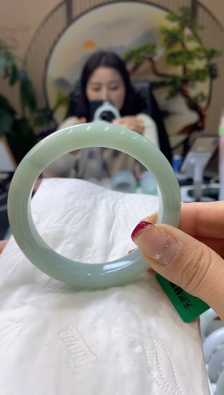【闪购商品】翡翠手镯未镶嵌99903365