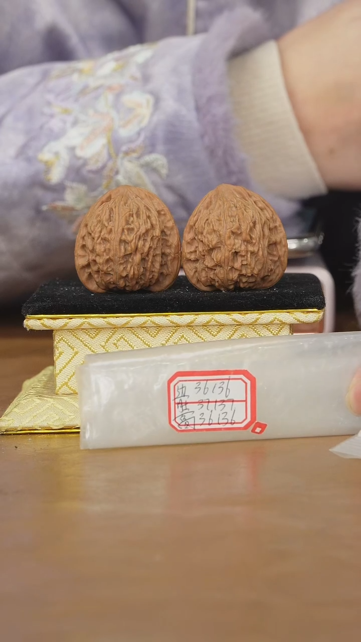 把件文玩核桃密纹狮子头