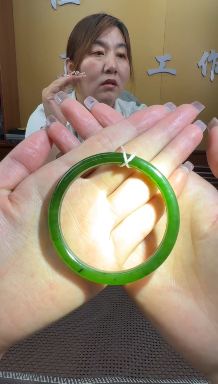 【闪购商品】和田玉手镯未镶嵌56