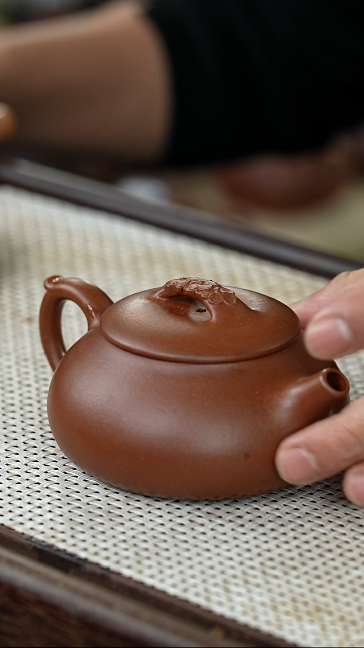 【闪购商品】紫砂茶壶@@ZC15948陈小平菱花扁腹