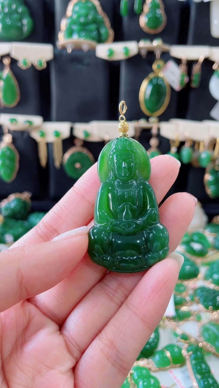 和田玉（碧玉）18K金镶嵌颈饰观音