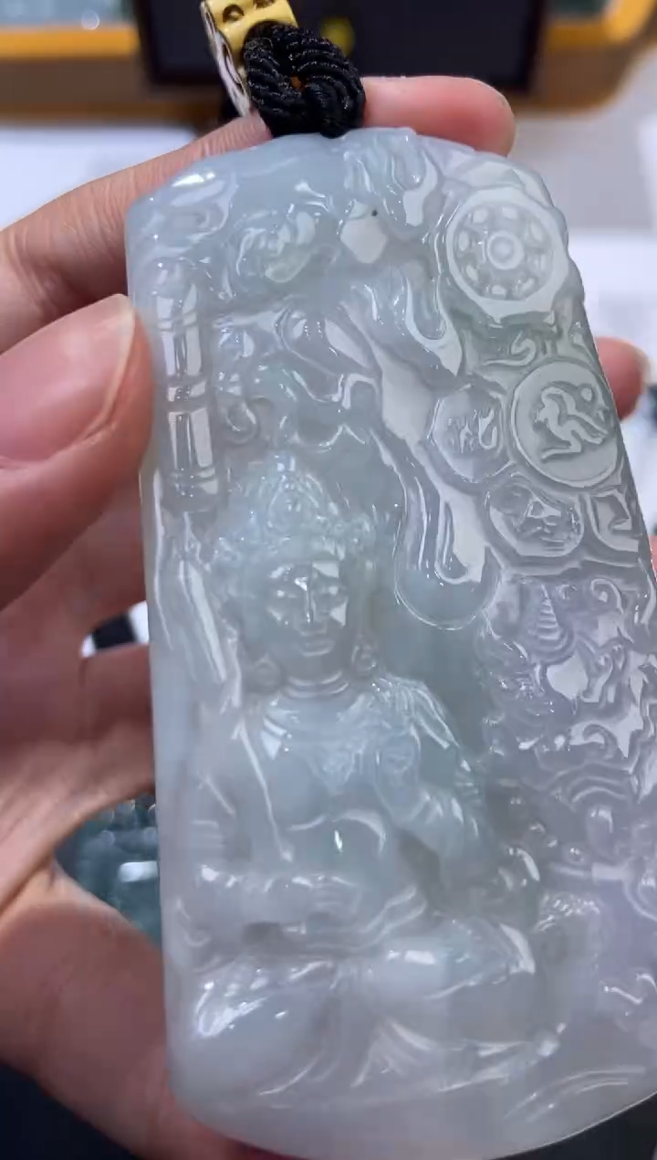 未镶嵌挂件翡翠378944  多人