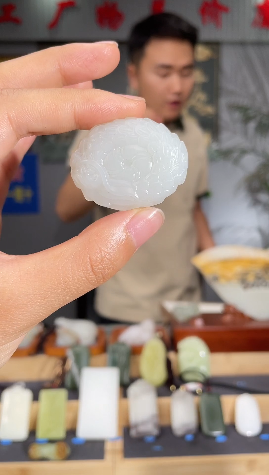 和田玉未镶嵌颈饰1