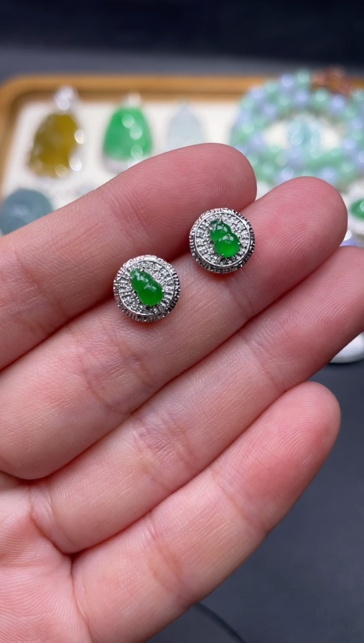 【闪购商品】翡翠耳饰18K金镶嵌30........