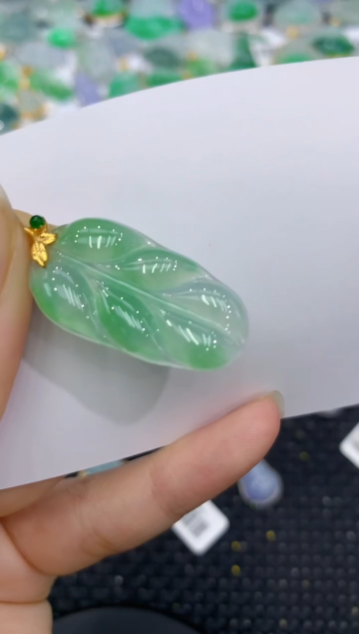 【闪购商品】翡翠颈饰18K金镶嵌8888888888