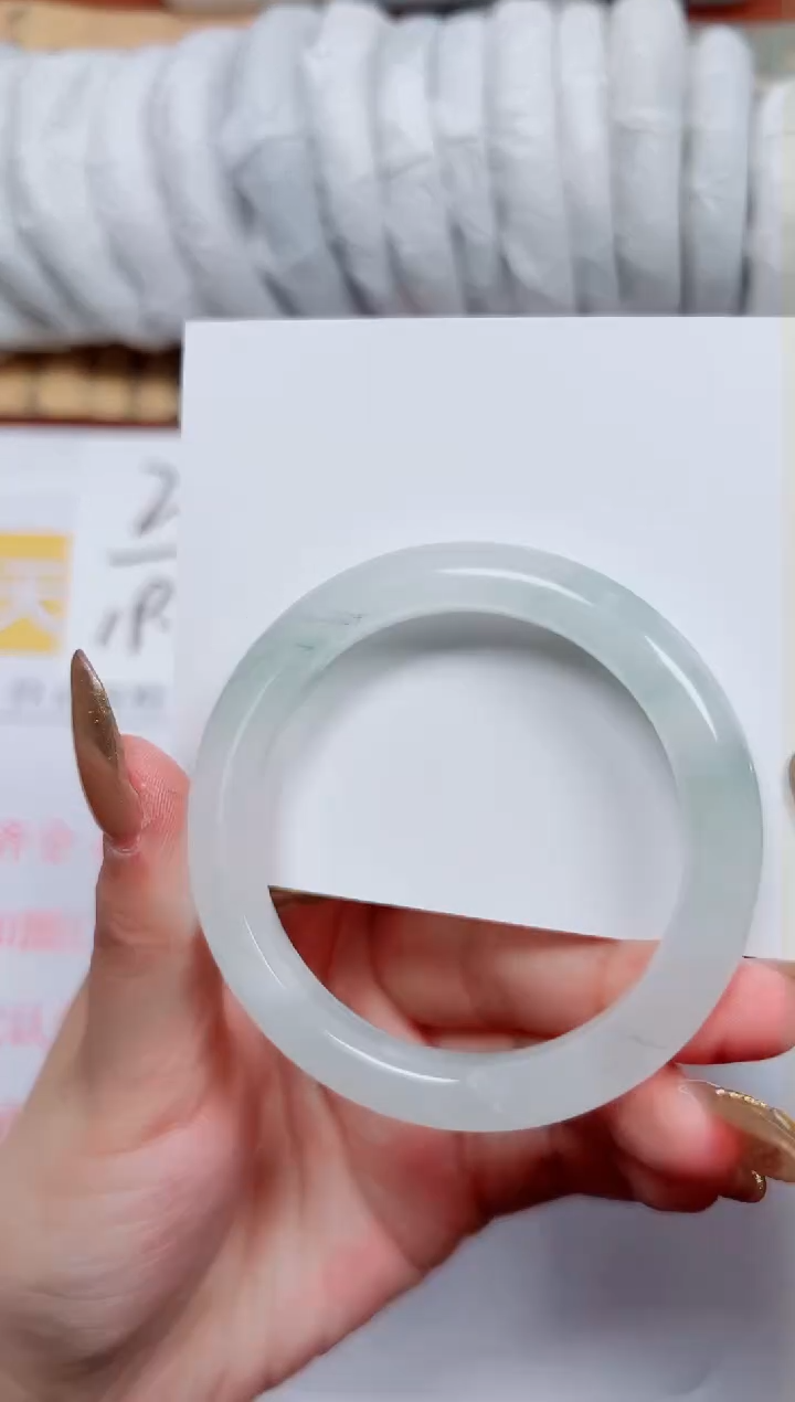 【闪购商品】石英质玉手镯未镶嵌K426-50.6