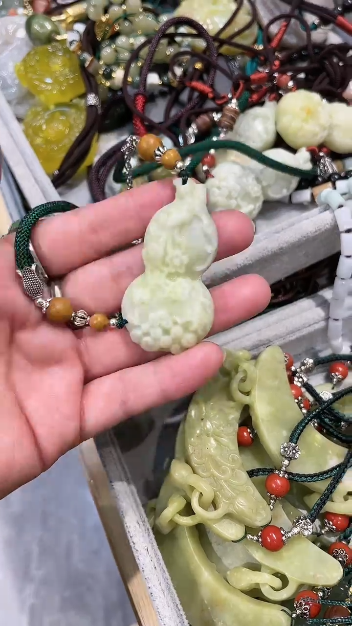 【闪购商品】岫玉颈饰未镶嵌吊坠