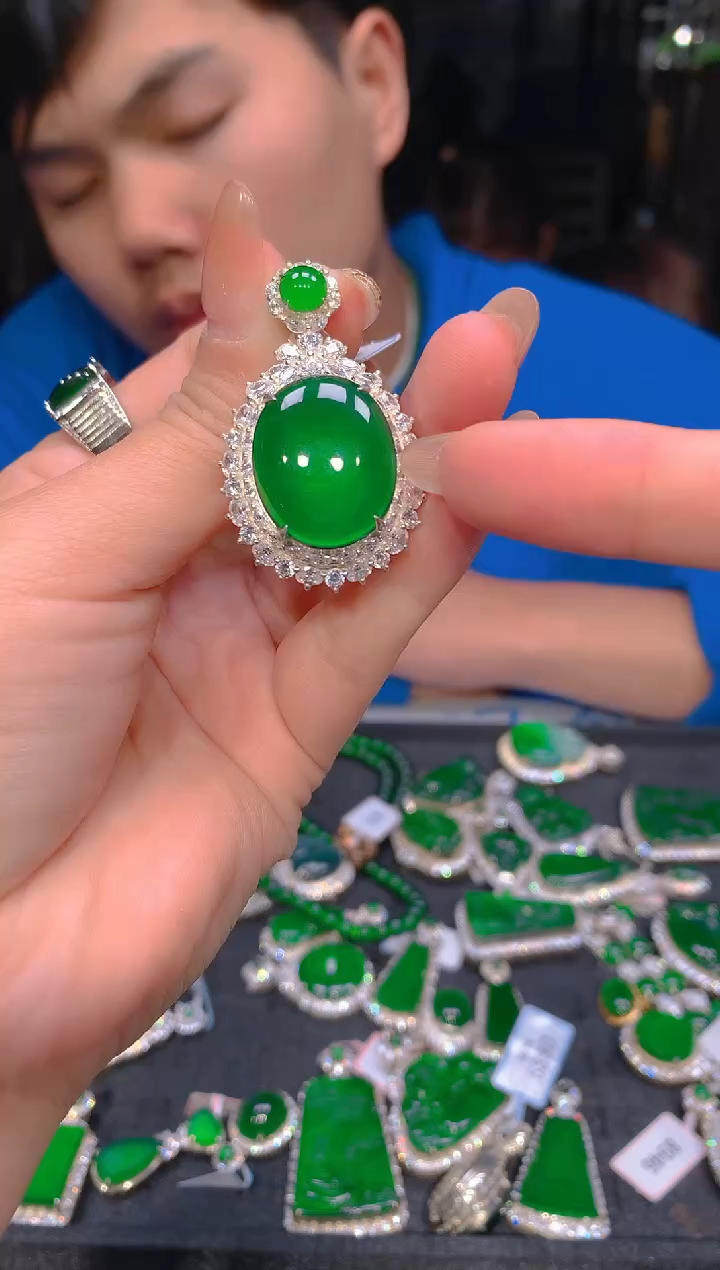 【闪购商品】定制翡翠未镶嵌64定制翡翠 多样性发货（发其一）