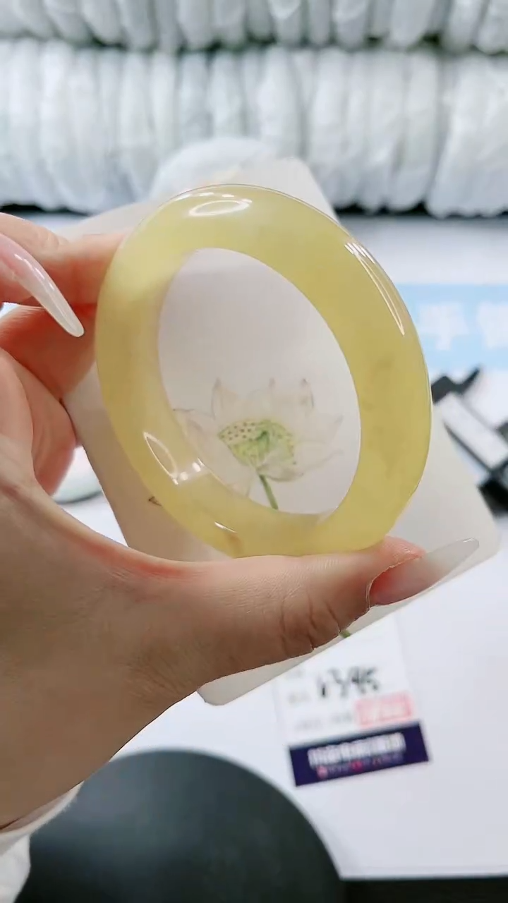 【闪购商品】石英质玉手镯未镶嵌多样性发货V395