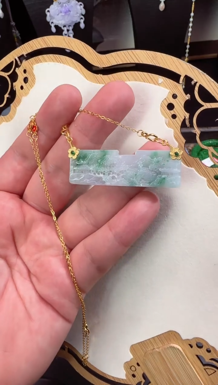 【闪购商品】翡翠颈饰未镶嵌牌子