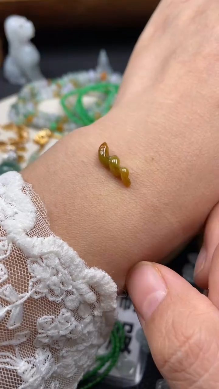 【闪购商品】翡翠颈饰18K金镶嵌翡翠净货26541