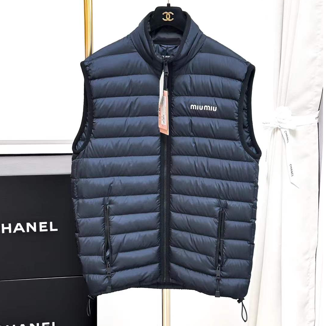 99新 MIU MIU/缪缪 36码藏青色黑边立领羽绒马甲
