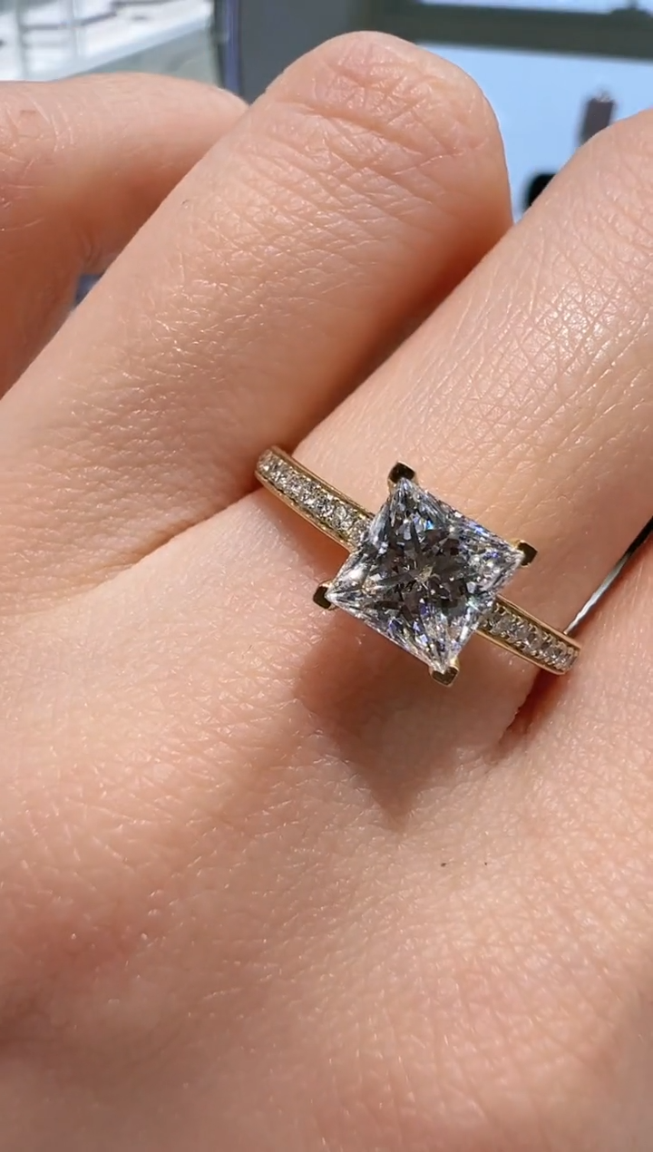 【闪购商品】合成钻石18K金镶嵌戒指安总放漏1CT公主方13#