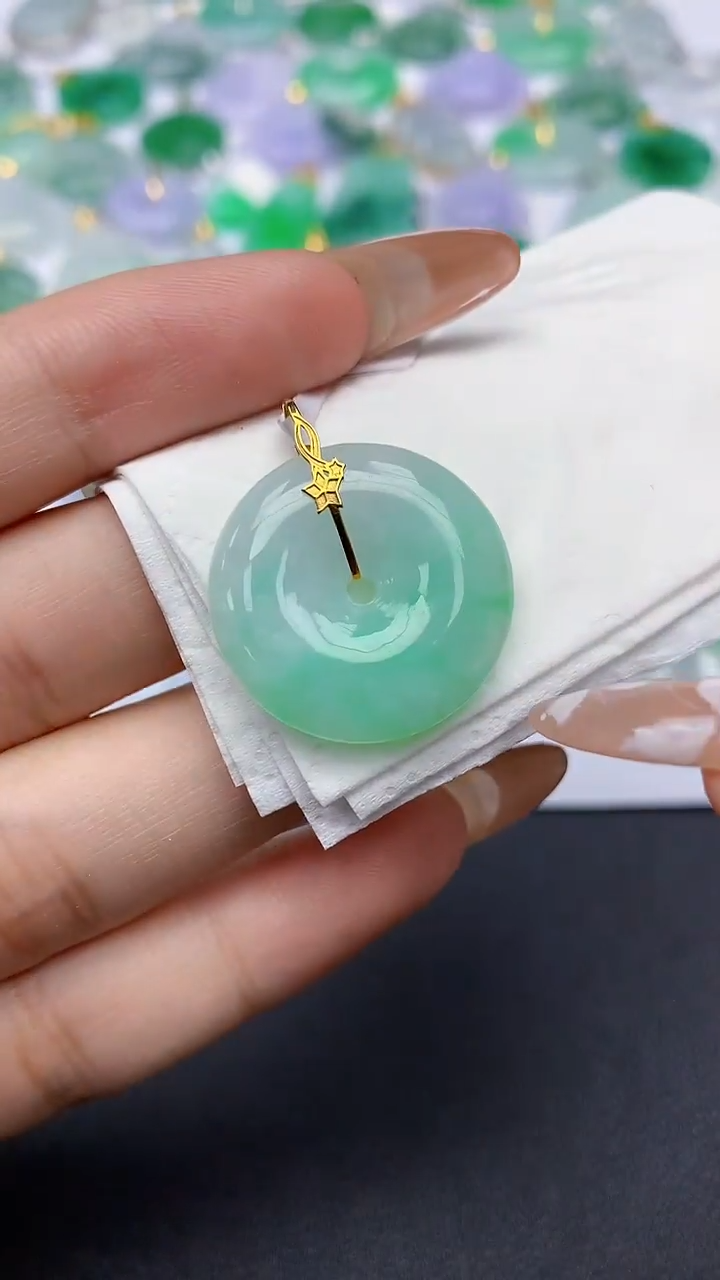 颈饰18K金镶嵌翡翠A货假一赔三支持复检百元上九元证书费自理