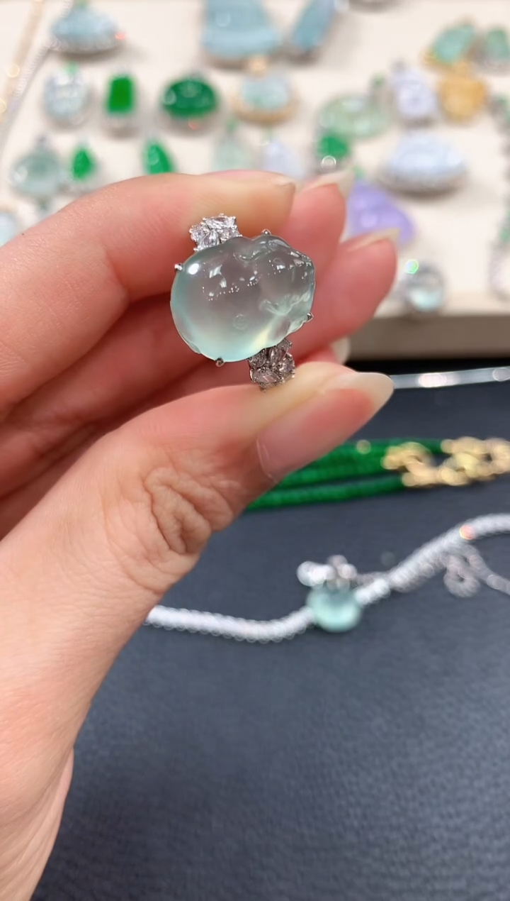 【闪购商品】翡翠戒指18K金镶嵌m89