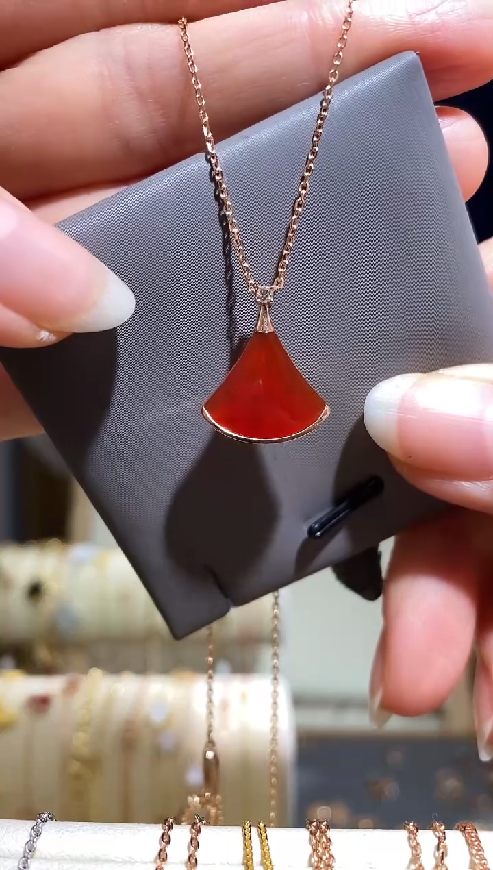 【闪购商品】玛瑙/玉髓项链18K金镶嵌项链