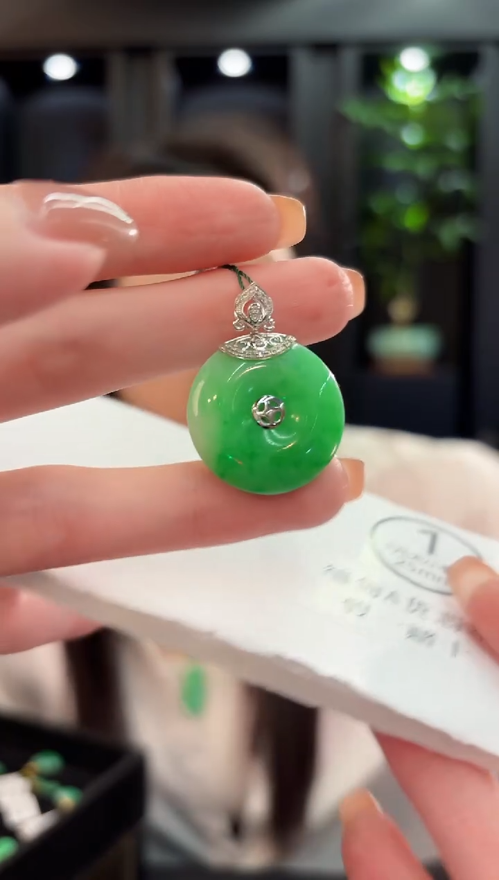 吊坠(不含链)18K金镶嵌翡翠 缅甸A货/支持复检/一件