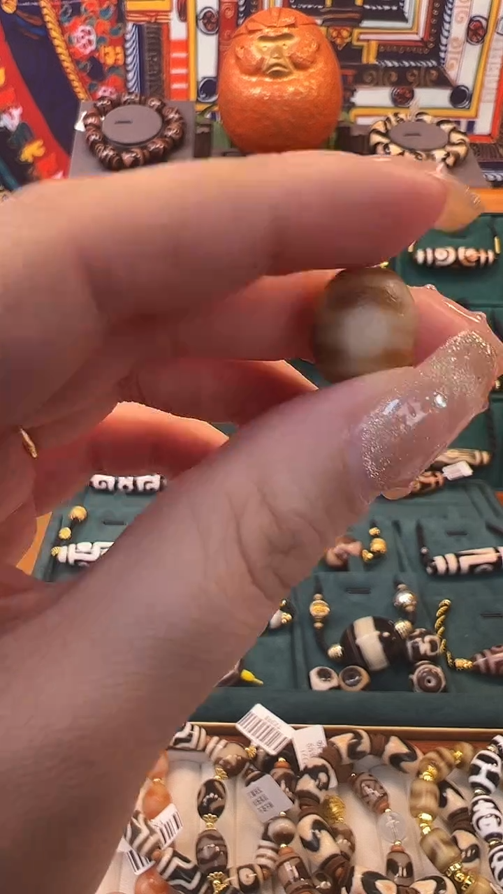 玛瑙/玉髓（覆膜）颈饰未镶嵌4.(微瑕)