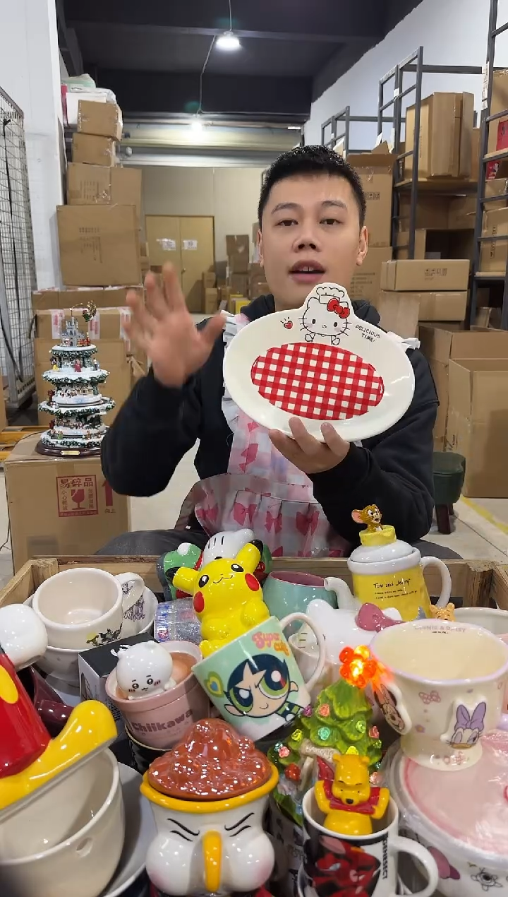 瓷片原盒kt猫红格子餐盘