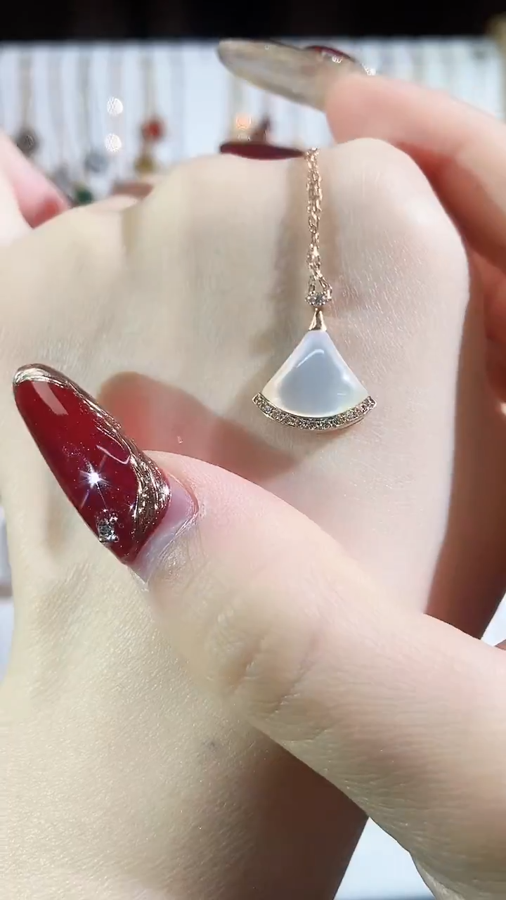 【闪购商品】钻石套链18K金镶嵌钻石K玫白裙