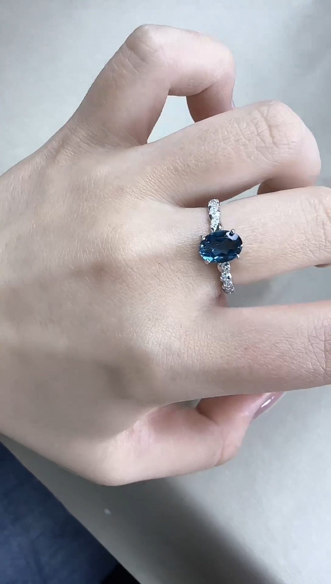 【闪购商品】托帕石戒指银S925镶嵌伦敦蓝经典款戒指