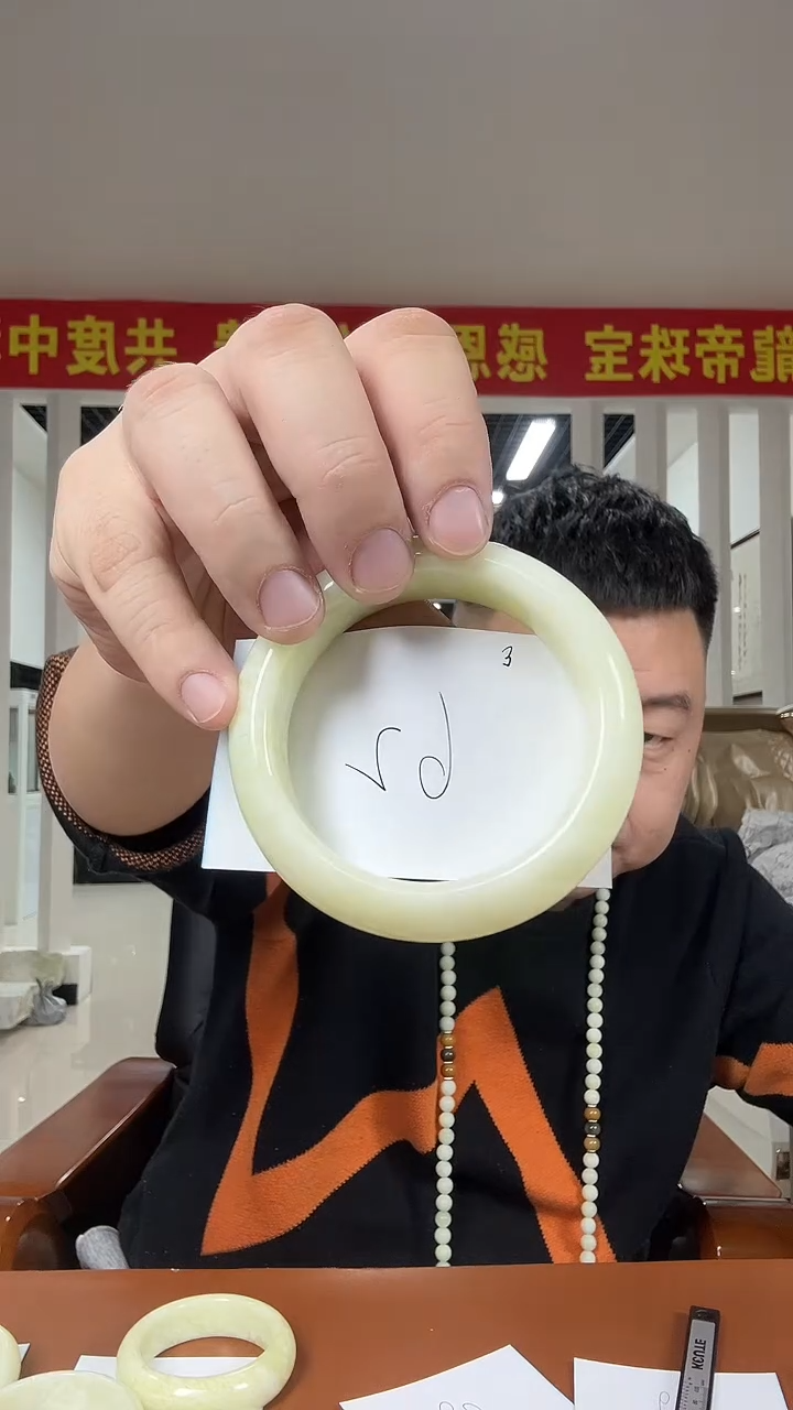 未镶嵌透闪石-蛇纹石玉其它欢****)多样性发货一个坏的