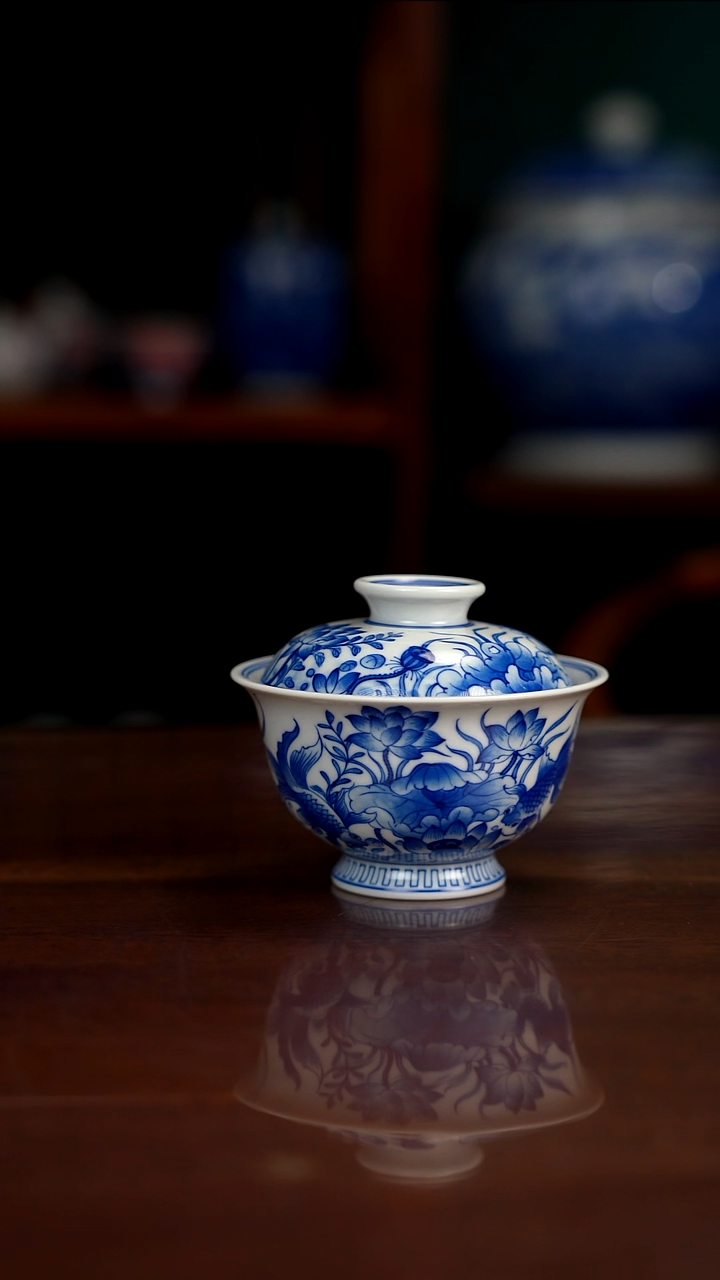 晓月窑青花荷花盖碗