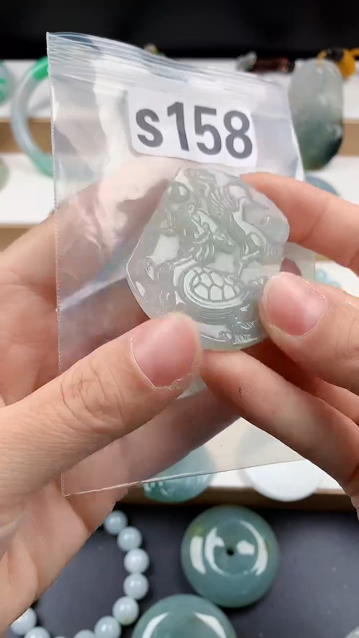 颈饰未镶嵌翡翠天然翡翠吊坠挂件