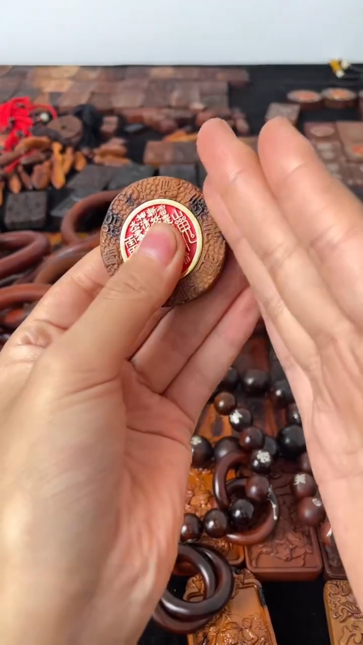 【闪购商品】木枣木圆形铜山花配百解