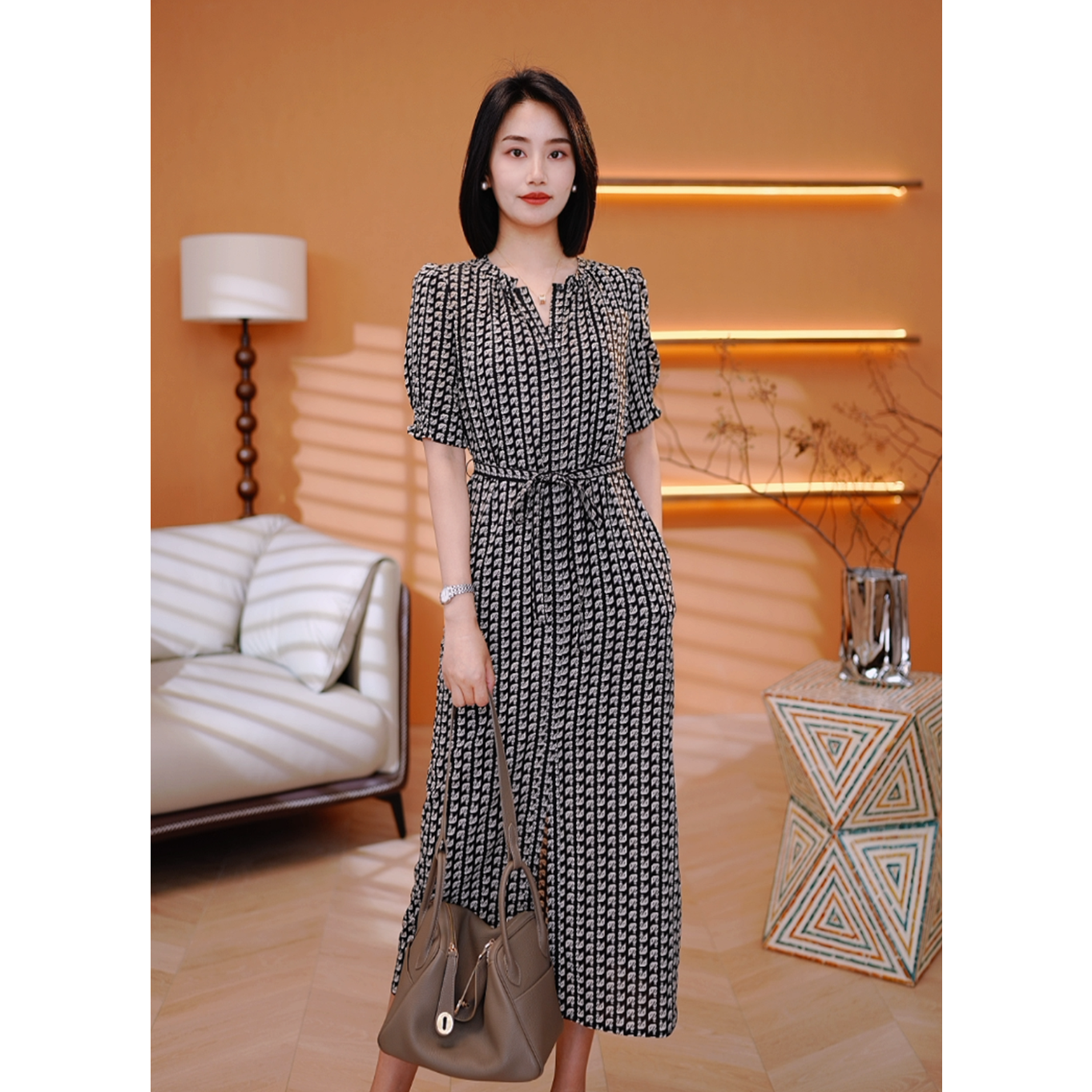 【欧港服饰】24034 春夏季2025年爆款时尚气质减龄千鸟格显瘦连衣裙