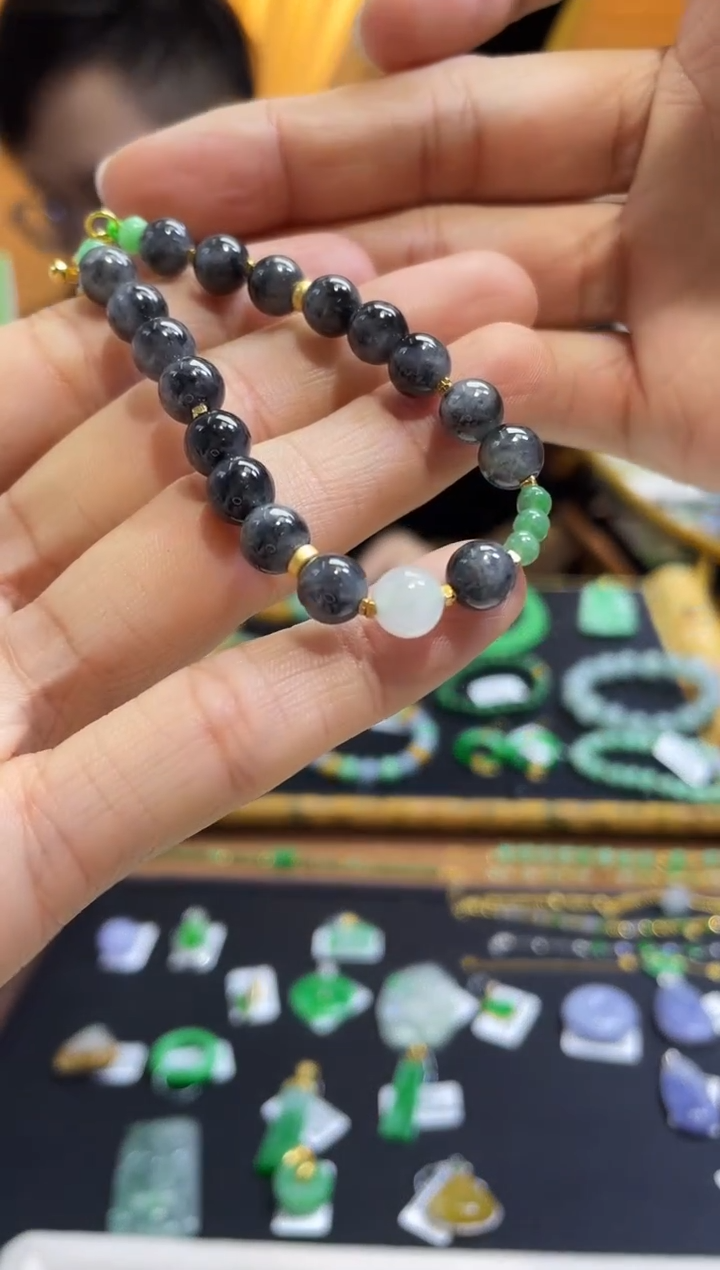 颈饰未镶嵌翡翠手链