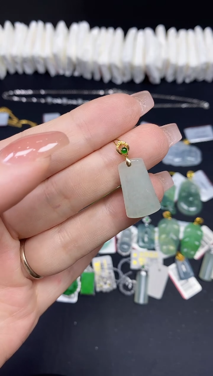 吊坠(不含链)18K金镶嵌翡翠无事牌18K金扣镶嵌@@CMT831-3