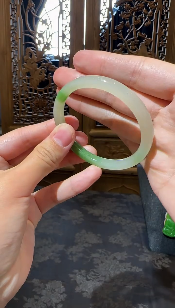 【闪购商品】和田玉手镯未镶嵌1