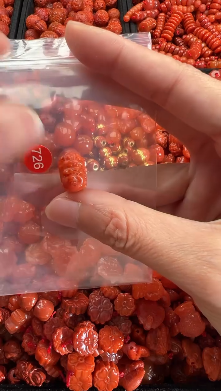 【闪购商品】南红玛瑙颈饰未镶嵌1