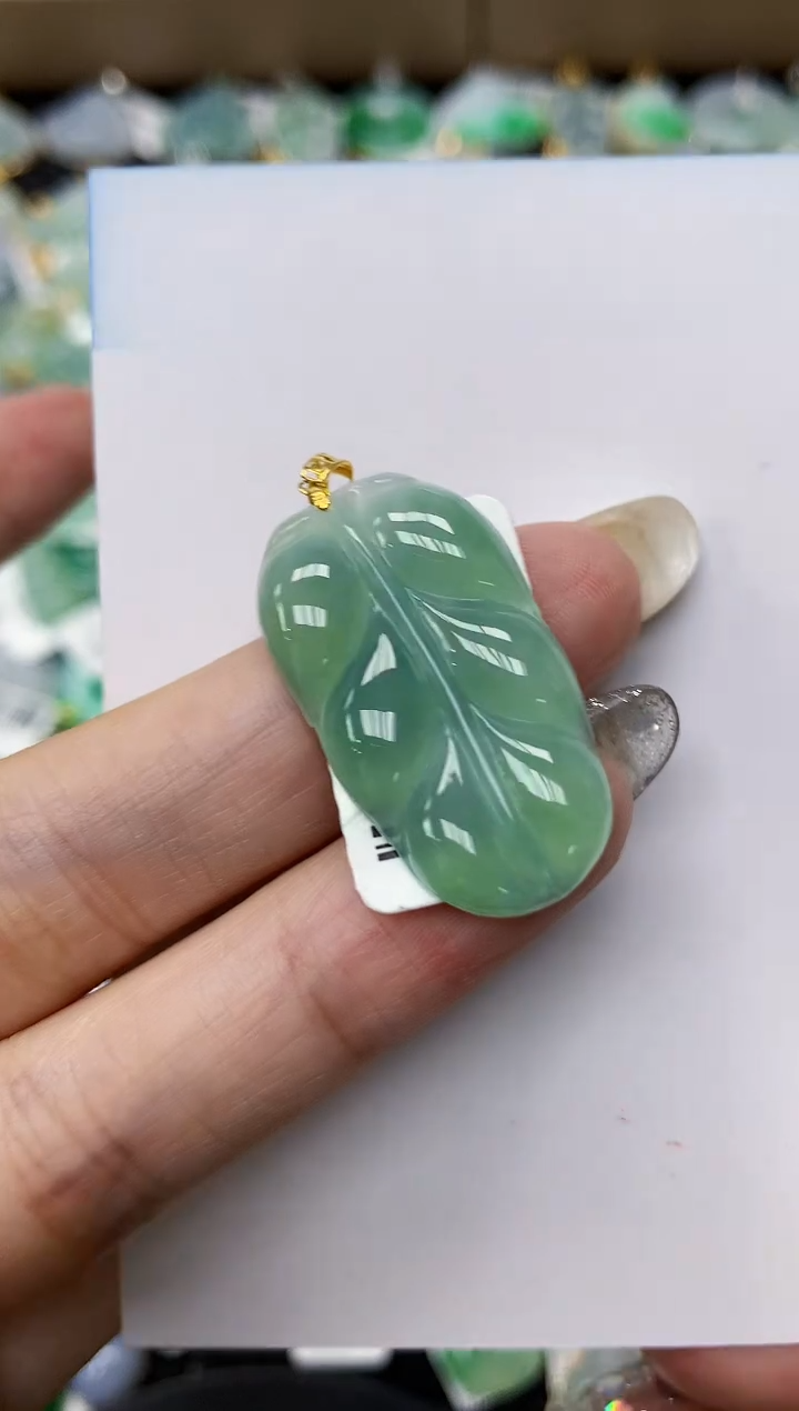 颈饰18K金镶嵌翡翠11111111111