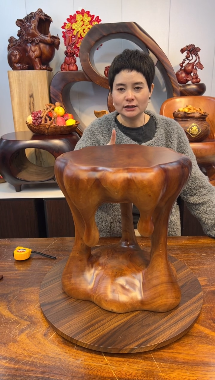 【闪购商品】香樟木实木创意凳子